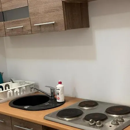 Golebia بوزنان